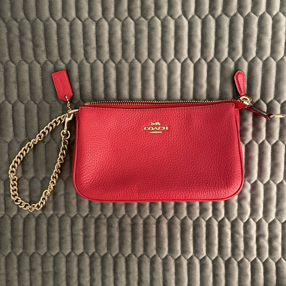 New with Tags Coach Small Red Pebble Leather Wristlet Bag or Gold Chain Purse